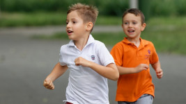 děti běh children-6323758 1280